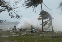 ঘূর্ণিঝড় মোরা’র আঘাতে সেন্টমার্টিন লণ্ডভণ্ড, উড়ে গেছে বেশির ভাগ ঘরের চালা