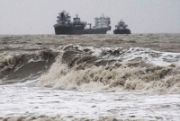 কুতুবদিয়া উপকূল অতিক্রম করছে ঘূর্ণিঝড় মোরা