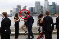 প্রধানমন্ত্রীকে কেউ খেয়ালই করল না!