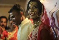 রং নাম্বারে মিসড কল! অতঃপর অ্যাসিড ঝলসানো মেয়েটিকেই..