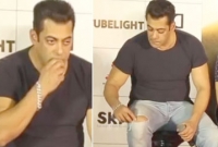 ক্যামেরার সামনেই নিজের প্যান্ট ছিঁড়ে খেলেন সালমান খান, কিন্তু আসল কারণটা কী?