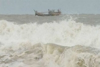 'আমার ছেলেকে বাঁচান, শুধু ওকে বাঁচান' শেষ আকুতি করে নিজে ডুবলেন সাগরে!