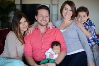 এক পুরুষের দুই সুন্দরী স্ত্রী, অদ্ভুত তাদের জীবনযাপন