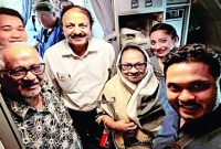 কলকাতায় নায়করাজ রাজ্জাককে আজীবন সম্মাননা