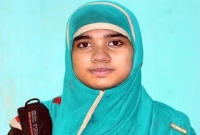 পালিয়ে বেড়াচ্ছে দশম শ্রেণির ছাত্রী আইরিন