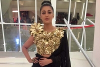 বলিউডের পার্টিতে অদ্ভূত কাণ্ড ঘটালেন শ্রুতি হাসান