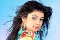 ধর্ম বদলে হিন্দু থেকে মুসলিম হয়েছেন যেসব বলিউড তারকারা