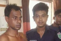 ফেসবুকে মহানবীকে (স.) নিয়ে কটূক্তি : ভারত পালানোর সময় ‘রাকেশ’গ্রেপ্তার ফেসবুকে মহানবীকে (স.) নিয়ে কটূক্তি : ভারত পালানোর সময় ‘রাকেশ’গ্রেপ্তার