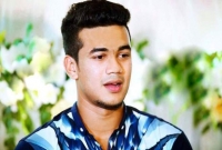 সেদিন ইংল্যান্ডের রাস্তায় তাসকিনকে জোর করে ধরে চুমু খেলেন এক ব্রিটিশ মেয়ে- যা বললেন তাসকিন