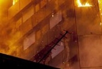  ১০ তলা থেকে লাফিয়ে পড়া শিশুকে ধরলেন এক ব্যক্তি!