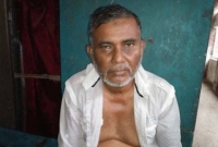 বস্তার মুখ খুলতেই বের হয়ে এলেন আ.লীগ নেতা