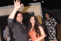 শাহরুখের মেয়ের এই পোশাকের দাম শুনলে চমকে যাবেন অনেকেই