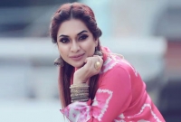 নামাজ পড়ি আর সারাদিন কোরআন তেলাওয়াত শুনি : আমব্রিন