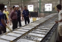 পলাশে অবৈধ নিষিদ্ধ ব্যাটারী কারখানায় মোবাইল কোট