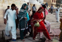 ধর্মান্তরিত হতে বাধ্য করায় পাকিস্তান ছাড়ছেন হিন্দুরা