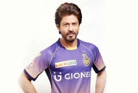 অসুস্থ খেলোয়াড়কে ৫ লাখ রুপি দিলেন কেকেআর মালিক শাহরুখ খান