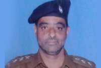   কাশ্মিরে পুলিশ কর্মকর্তাকে পিটিয়ে হত্যা