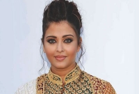 বিশ্ব সুন্দরী ঐশ্বরিয়া কেন ফেসবুক ব্যবহার করেন না?