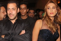 সালমানের ঈদ পার্টির হর্তাকর্তা ইউলিয়া!