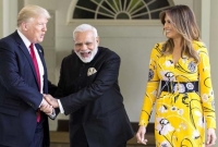 যে ড্রেস পরে মোদিকে অভ্যর্থনা জানান মেলানিয়া ট্রাম্প, জানেন তার দাম কত?