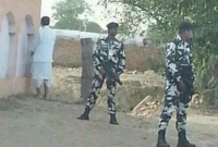 টয়লেট নেই, নিরাপত্তা রক্ষীদের আড়ালেই কাজ সারলেন মন্ত্রীমশাই