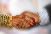 ৪১ বছরের ডিভোর্সি নারী-২৩ বছরের পাত্র চেয়ে বিজ্ঞাপন! রয়েছে নানা শর্ত