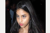 পাপারাজ্জিদের খপ্পরে শাহরুখ খানের মেয়ে সুহানা