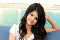 প্রতি পোস্টে ৪ কোটি ৪২ লাখ টাকা আয় করেন সেলেনা