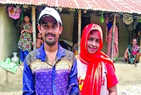  প্রেমের টানে ছুটে এসে বাংলাদেশের মাটির ঘরে সংসার করছেন বিদেশি বউ