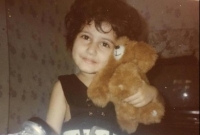  ছোট্ট এই মেয়ে এখন হিট নায়িকা, বলুন তো কে?