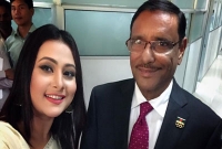 চিত্রনায়িকা পূর্ণিমার সেলফিতে ওবায়দুল কাদের