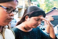 বাবাকে বিষ খাইয়ে খুন করলেন মেয়ে! প্রেমিক-সহ অভিযুক্ত মা-ও