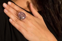 বিয়ের প্রতিশ্রুতি দিয়ে লাখ টাকার আংটি নিয়ে লাপাত্তা প্রেমিক