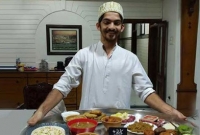 গুগলের চাকরি ছেড়ে শিঙারা বিক্রি করে  যেভাবে কোটি  টাকার মালিক এই যুবক 