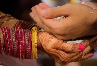  বিয়ের রাতে পাত্রীর কাছে পাত্র কি চেয়ে বসল জানেন? চমকে যাবেন আপনি