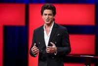 নিজের নম্বর দিয়ে শাহরুখ বললেন মাঝরাতের পর ফোন করবেন