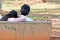 তিন সপ্তাহ ধরেই দশম শ্রেণির এই ছাত্রের ভয়ে অতিষ্ট মেয়েদের মা-বাবারা