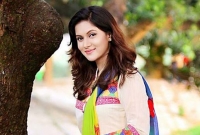 বিচ্ছেদের পর শাহরুখের জায়গা দখল করলেন মিথিলা!