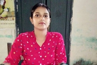  ফেসবুকে ৯ লক্ষেরও বেশি ফলোয়ার এই গৃহবধুর!