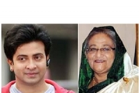  প্রধানমন্ত্রীর সঙ্গে বেশ কিছুক্ষণ কথা বলেন শাকিব খান, রহস্যের হাসি হেসে শাকিব বলেন...