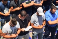 আল আকসায় নামাযের কাতারে দাঁড়িয়ে বাইবেল পড়লেন এক খ্রিস্টান