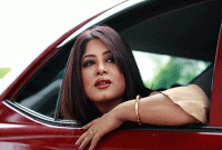 লজ্জায় মুখ লুকালেন মৌসুমী