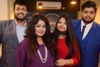 বাইরে যেমন হাসিমুখ, ঘরেও কি তাই? তাহলে জানুন...