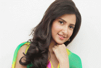 প্রেমে ব্যর্থ হলে আত্মহত্যা করো না, ভালবেসো নিজেকে: শুভশ্রী