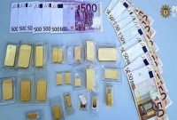 গাছের নীচে পাওয়া বিপুল পরিমাণ অর্থ এবং স্বর্ণ ফেরত দিলেন 'সৎ ব্যক্তি'