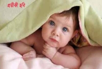 স্বামীর উপর রেগে কোলের শিশুকে রাস্তায় আছাড় মারলেন মা!