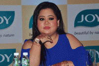 যে কারণে কপিলের শো ছাড়ছেন ভারতী সিং