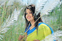 উত্তম কুমারের জামাইয়ের নায়িকা বাংলাদেশের শম্পা