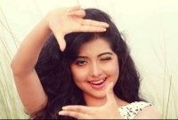 ভক্ত ও শুভাকাঙ্ক্ষীদের শুভেচ্ছায় ভাসছেন পড়শী