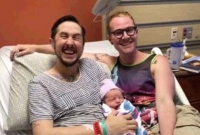 নিজের গর্ভেই সন্তানের জন্ম দিলেন পুরুষ মা!